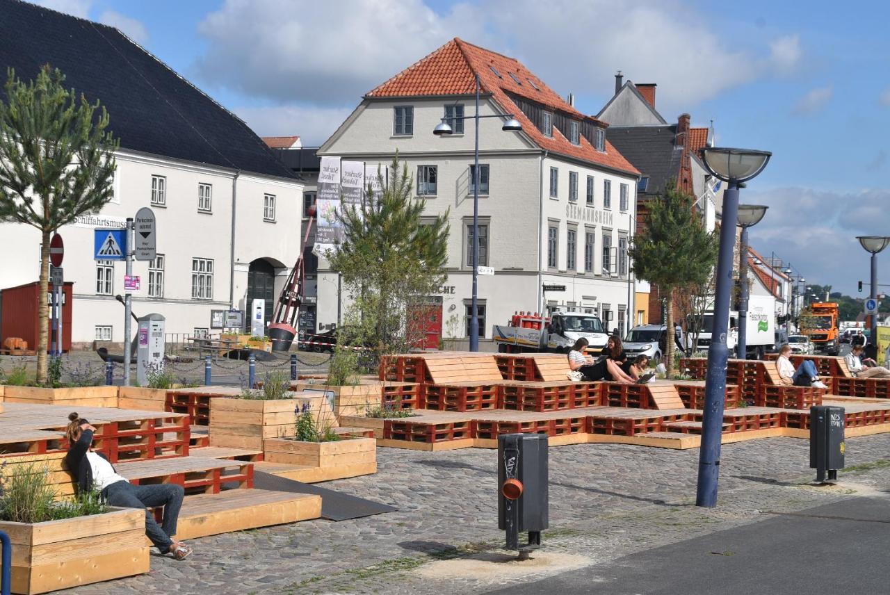 Fewo1846 - Kaete-Lassen-Huus - Uriges Haeuschen Auf 3 Ebenen Mit Dachterrasse Am Hafen Flensburg Exteriör bild